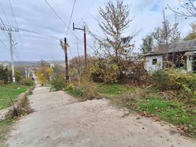 Участок под строительство в центре города Новые Анены!