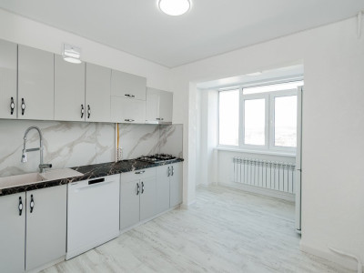 Apartament cu 2 camere, Ciocana, Mircea cel Bătrân, prima linie.