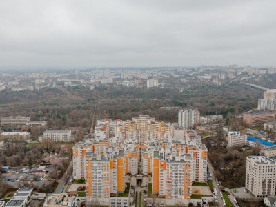 Apartament în centru, Valea Trandafirilor, apartament cu 2 camere + living. 