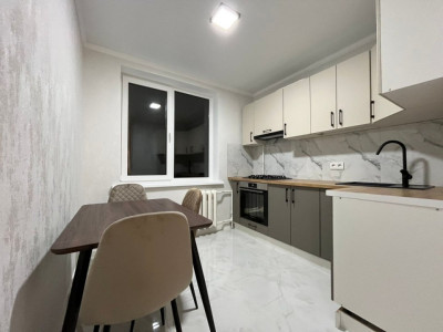 Apartament cu 2 camere de vanzare, Centru, N. Testemițanu.