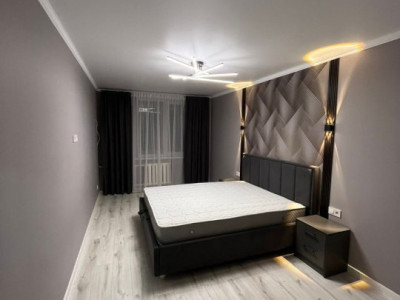 Apartament cu 2 camere de vanzare, Centru, N. Testemițanu.