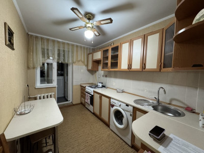 Apartament cu 2 camere spre închiriere, Buiucani, str. Paris.