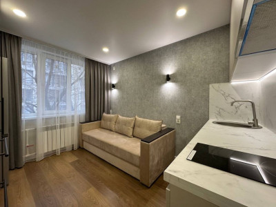 Garosniera lingă PanCom