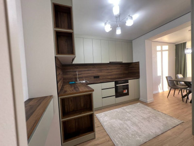 Apartament cu 3 camere și living, bd. Dacia, stadionul Zimbru. 