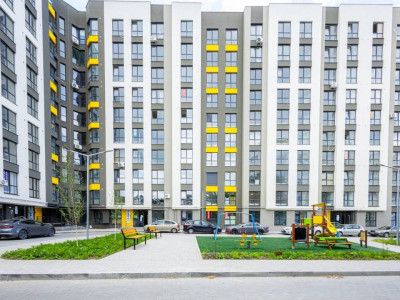 Apartament cu 3 camere și living. Str. Băcioii Noi. Sky House