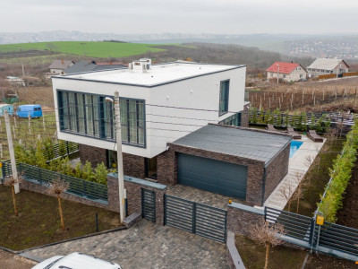 Hi-tech дом с бассейном в Колоница–комфорт, стиль и элегантность в каждой детали