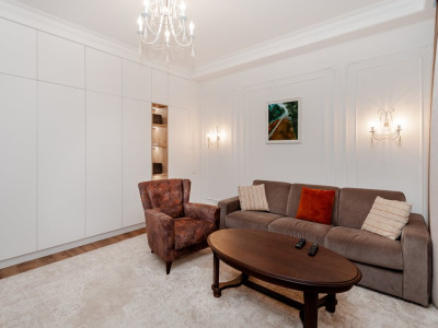 Apartament spațios de 87 mp în centrul istoric al Chișinăului – locație premium!