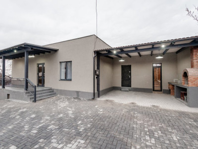 Casă Hi-Tech cu piscină – Durlești, str. Alexandru Donici