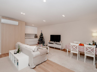 Apartament de vanzare cu 2 camere + living, Colina Residence