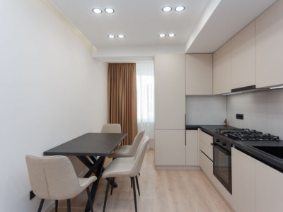 Vânzare apartament cu 1 cameră+living, în Durlești, str. Nicolae Dimo 24/2.