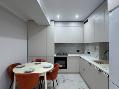 Vanzare apartament cu 2 camere + living, Telecentru, str. Ialoveni. 