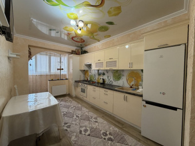 Spre închiriere apartament cu 2 camere în bloc nou, Centru. 