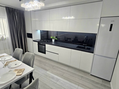 Apartament cu 3 camere + living, Ciocana, bd. Mircea cel Bătrân.