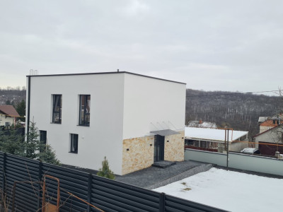 Casa în stil Hi-tech, Tohatin, 10 km de Chisinau.