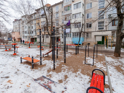 Продаётся 2-комнатная квартира на Рышкановке, ул. Студенческая.