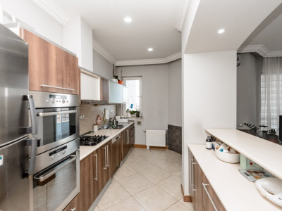 2-комнатная квартира в жилом комплексе Crown Plaza, центр, ул. Букурешть.