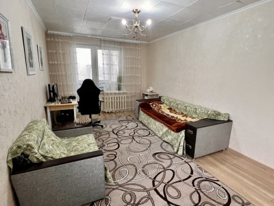 Продаётся 2-комнатная квартира в Центре, ул. Грэдинилор.