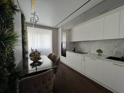 Apartament 2 camere + living – Mircea cel Bătrân 41A, ExFactor.