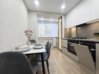 Vânzare apartament cu 2 camere, seria 102, Botanica, str. Cuza Vodă!