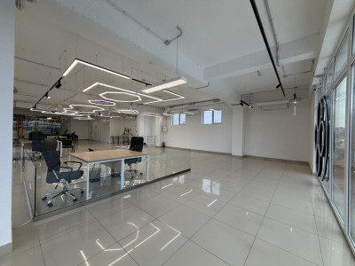 Spațiu pentru Show-room, Chirie, Traseul Dumbrava 