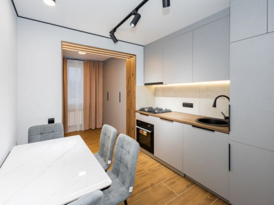 Vanzare apartament cu 1 cameră și living, Botanica, bd. Dacia.