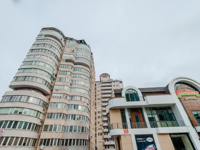 Apartament cu 1 cameră + living, Ciocana, bd. Mircea cel Bătrân, prima linie. 