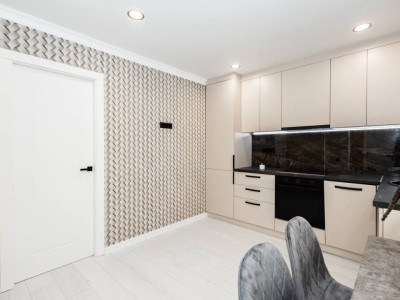 Буюканы, ул. Piața Unirii Principatelor, 2 комнаты + гостиная, евроремонт.