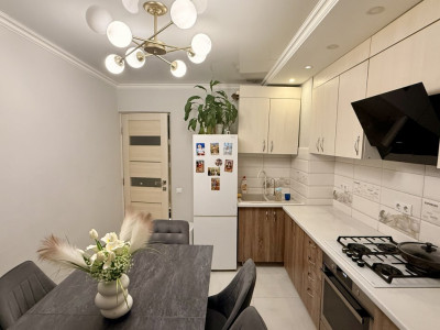 Apatament de vanzare cu 2 camere + living, Buiucani, Alba Iulia.