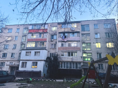 Vînzare apartament cu 2 camere separate – sect. Botanica, str. Costiujeni.