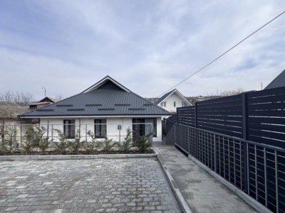 Продажа дома с евроремонтом в Дурлештах, 90 м² + 5 соток.