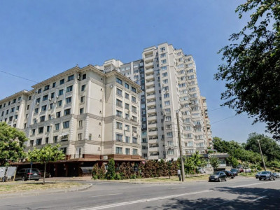 Vanzare apartament cu 1 cameră + living, Centru, str. Romană