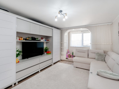 Apartament cu 3 camere, încălzire autonomă, seria 102, Poșta Veche.